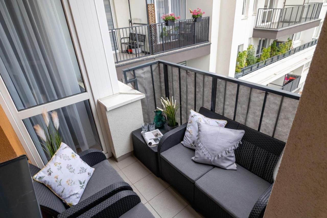 Appartamento Osiedle Avia Harmonious With Balcony & Parking Cracow By Renters Prestige *