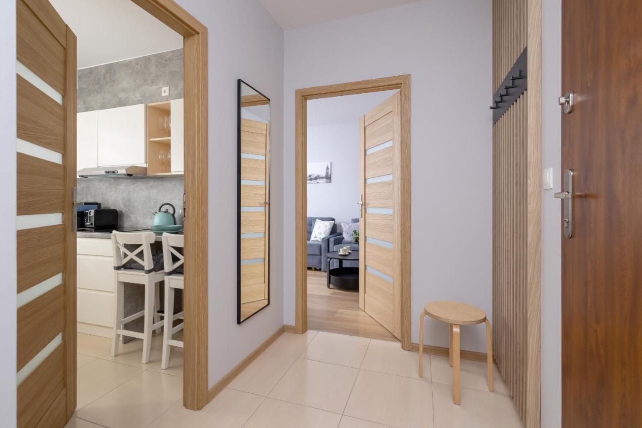 Appartamento Osiedle Avia Harmonious With Balcony & Parking Cracow By Renters Prestige Cracovia