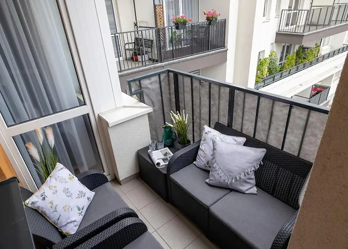 Osiedle Avia Harmonious Apartment With Balcony & Parking Cracow By Renters Prestige
